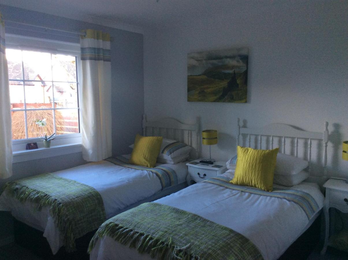 Oisean Sheonag Bed & Breakfast Portree Exterior photo